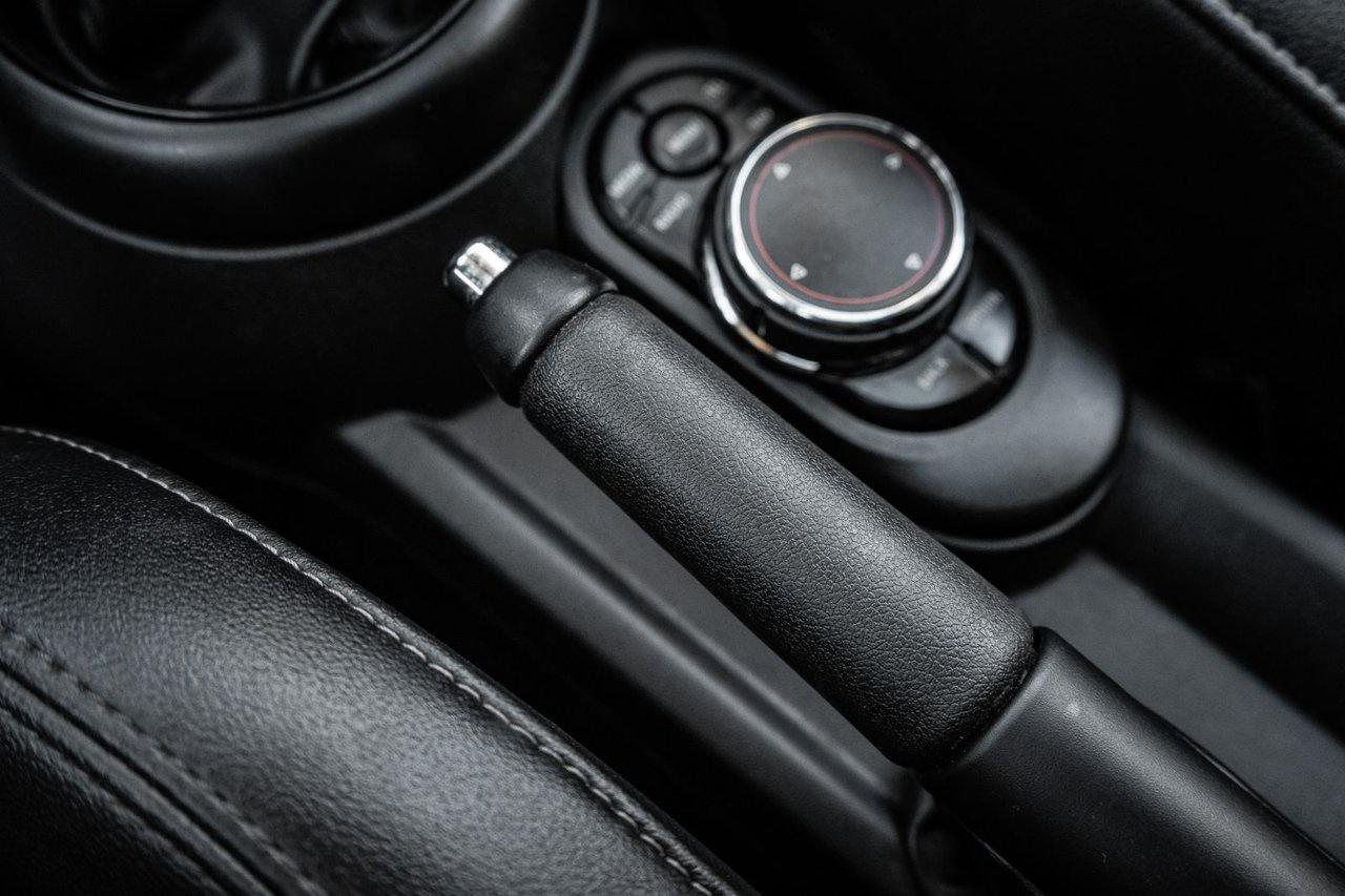 2018 MINI 3 Door Cooper Photo