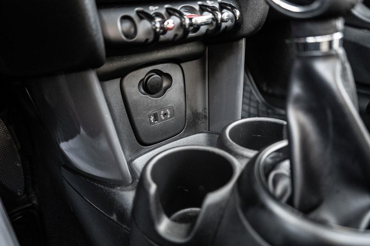 2018 MINI 3 Door Cooper Photo