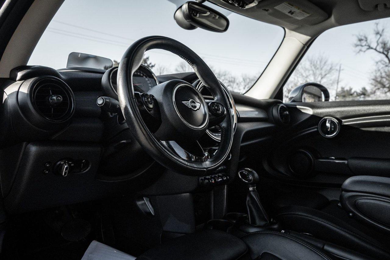 2018 MINI 3 Door Cooper Photo