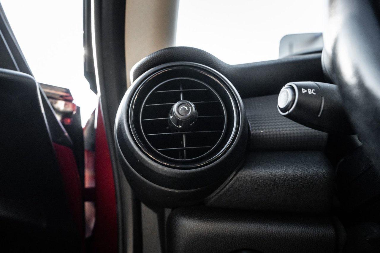 2018 MINI 3 Door Cooper Photo