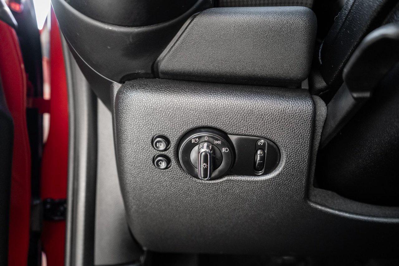 2018 MINI 3 Door Cooper Photo