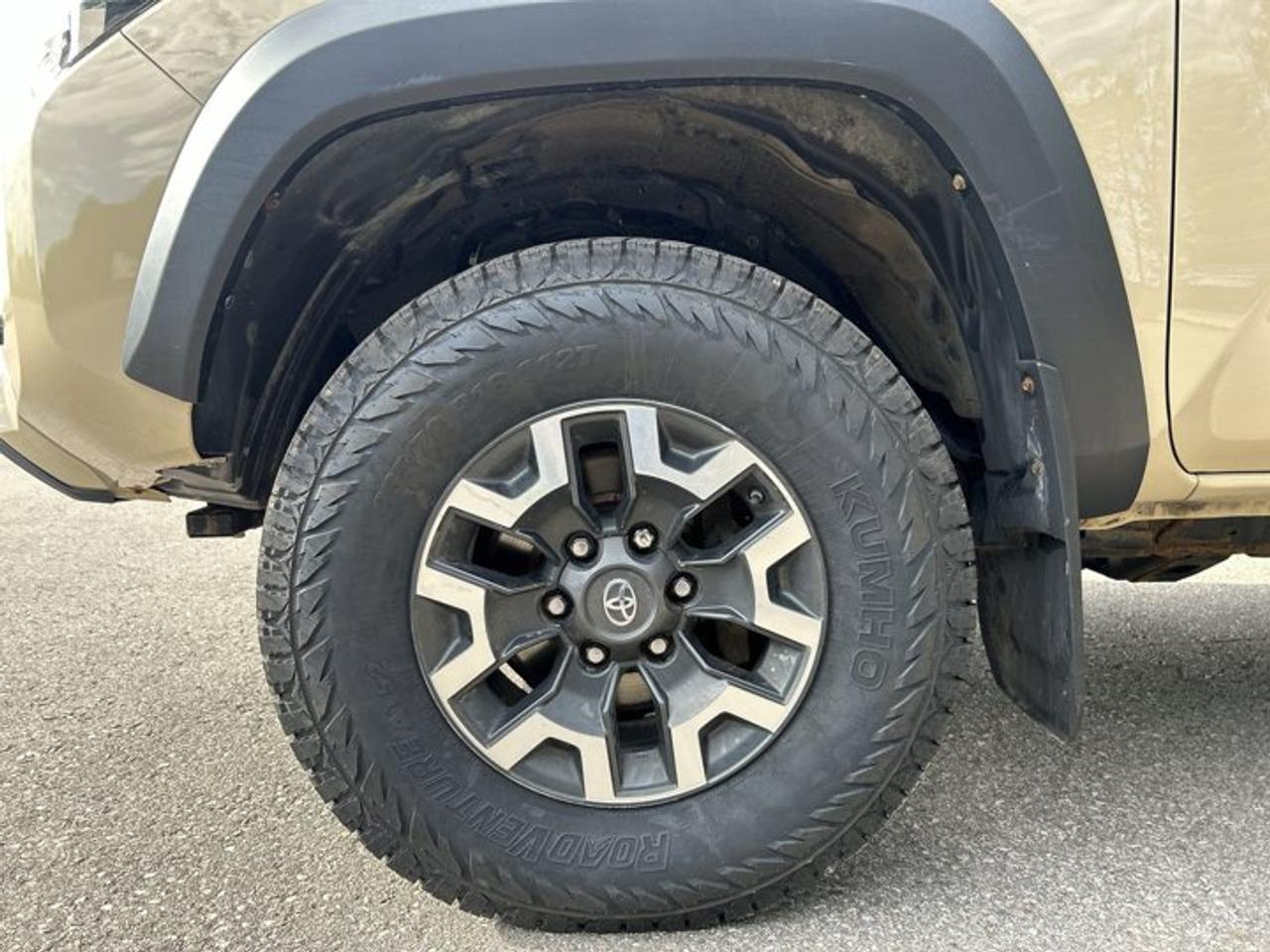 2020 Toyota Tacoma TRD Off Road Access Cab 6' Box 4x4 Photo