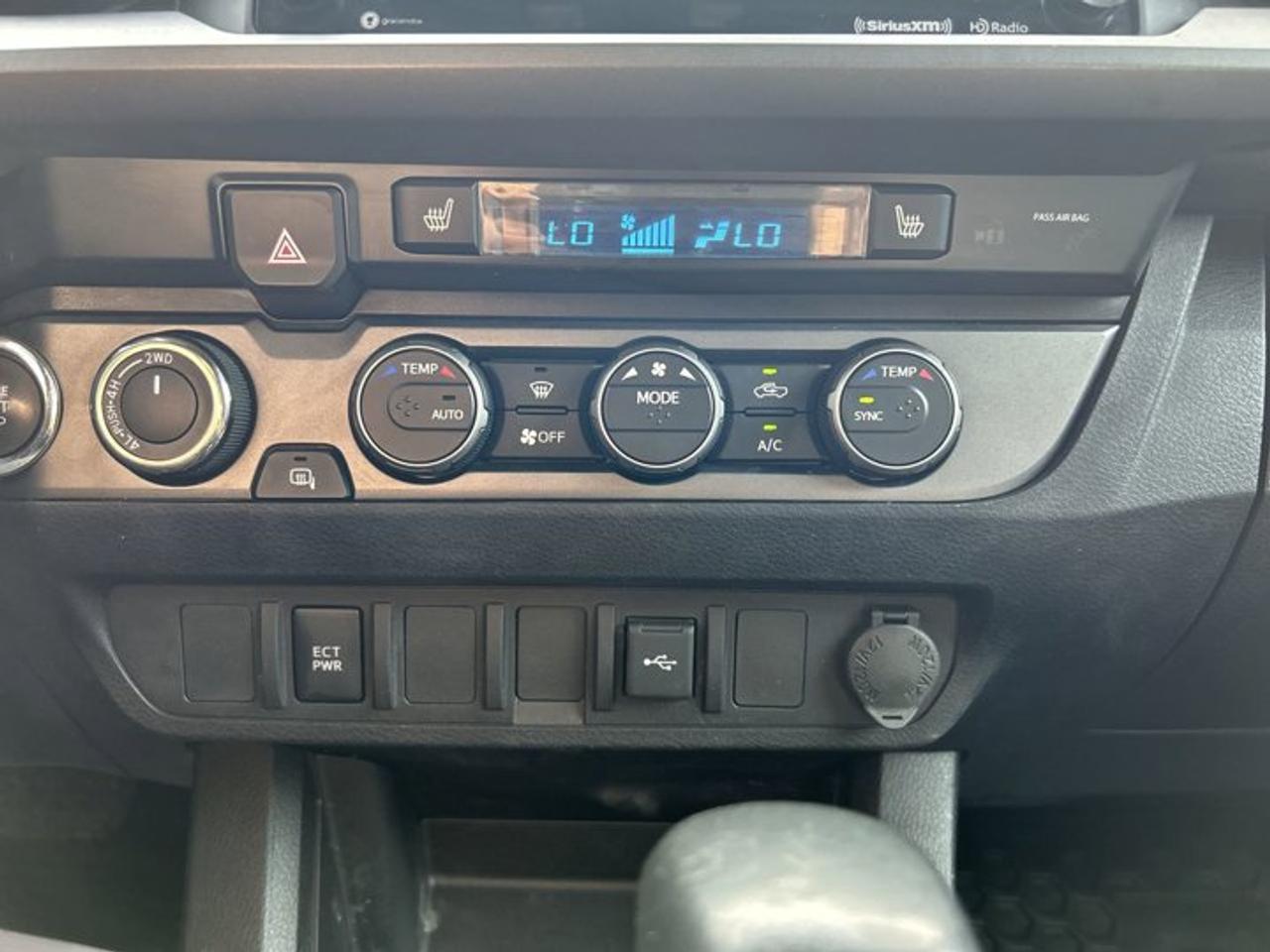 2020 Toyota Tacoma TRD Off Road Access Cab 6' Box 4x4 Photo