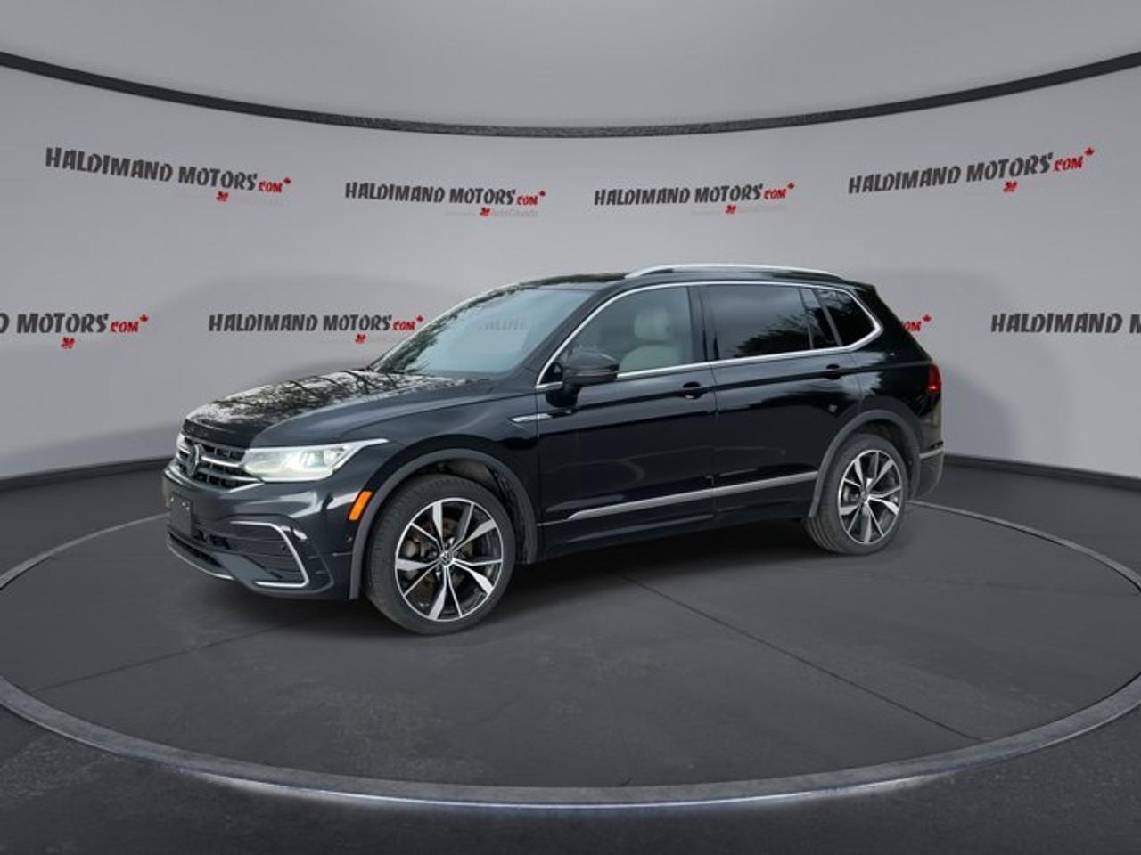 2022 Volkswagen Tiguan Highline R-Line 4MOTION | Heated Steering Wheel | Leather Seats Photo
