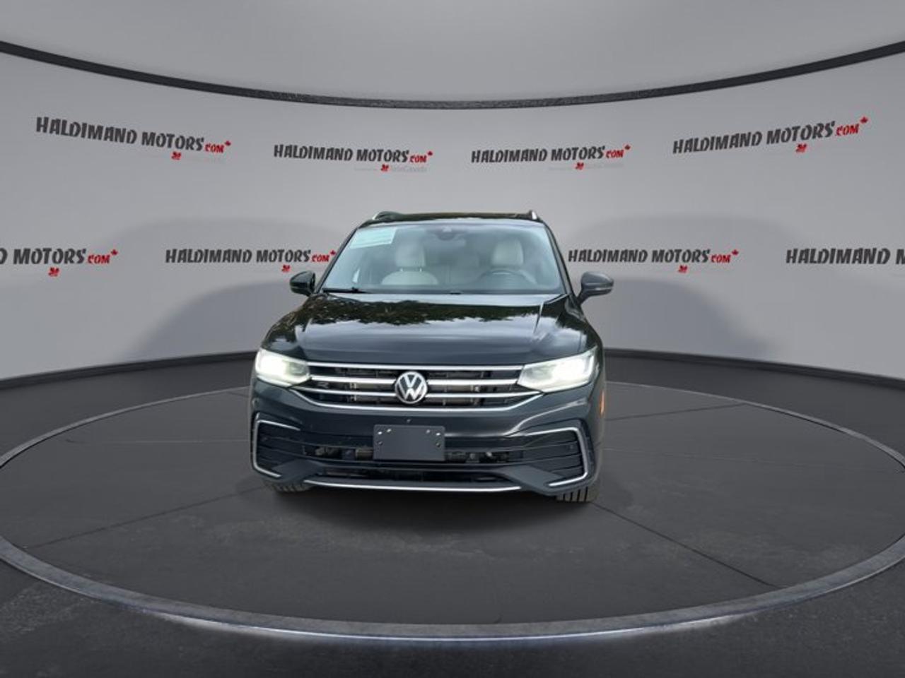 2022 Volkswagen Tiguan Highline R-Line 4MOTION | Heated Steering Wheel | Leather Seats Photo