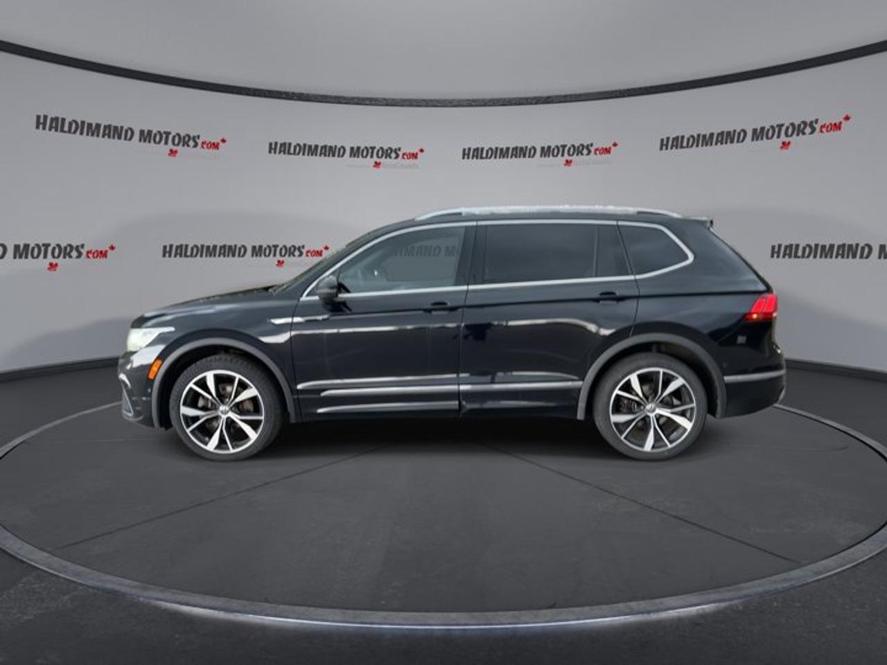 2022 Volkswagen Tiguan Highline R-Line 4MOTION | Heated Steering Wheel | Leather Seats Photo