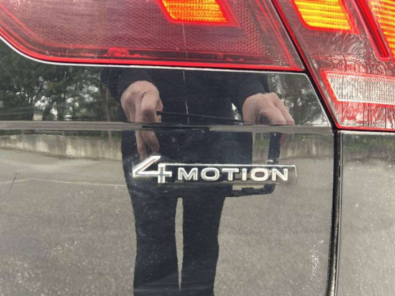 2022 Volkswagen Tiguan Highline R-Line 4MOTION | Heated Steering Wheel | Leather Seats Photo