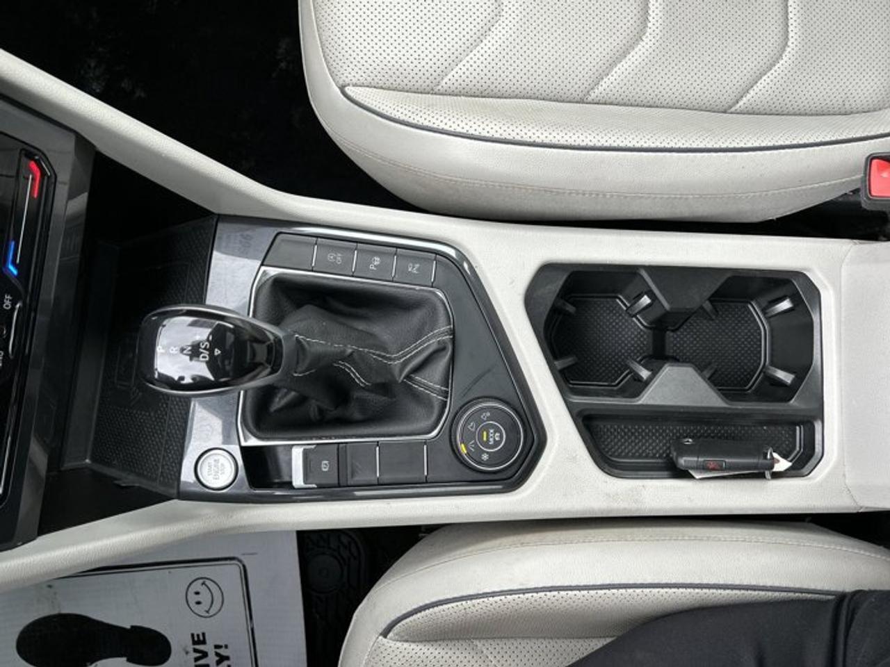 2022 Volkswagen Tiguan Highline R-Line 4MOTION | Heated Steering Wheel | Leather Seats Photo