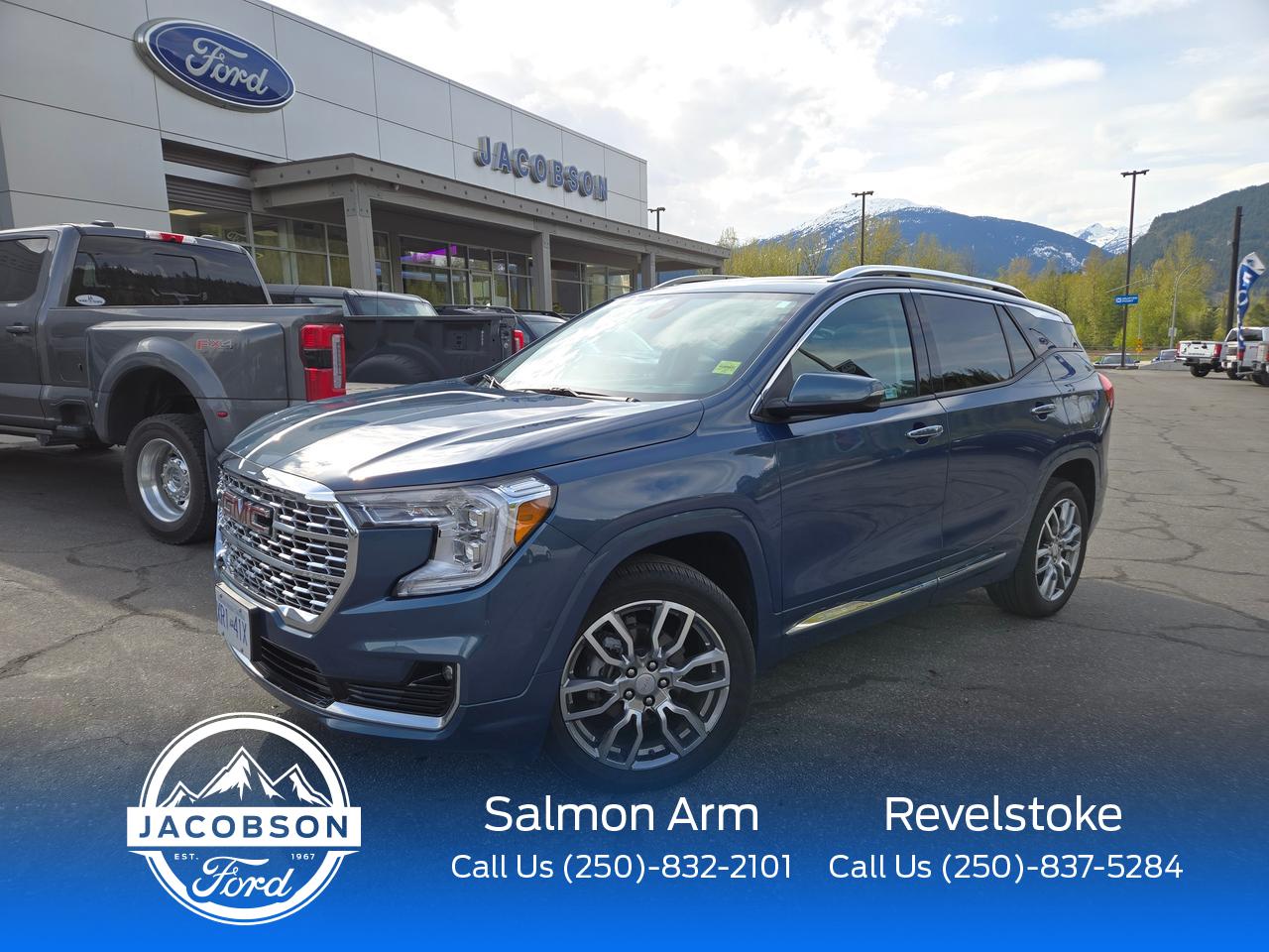 2024 GMC Terrain Denali Photo0