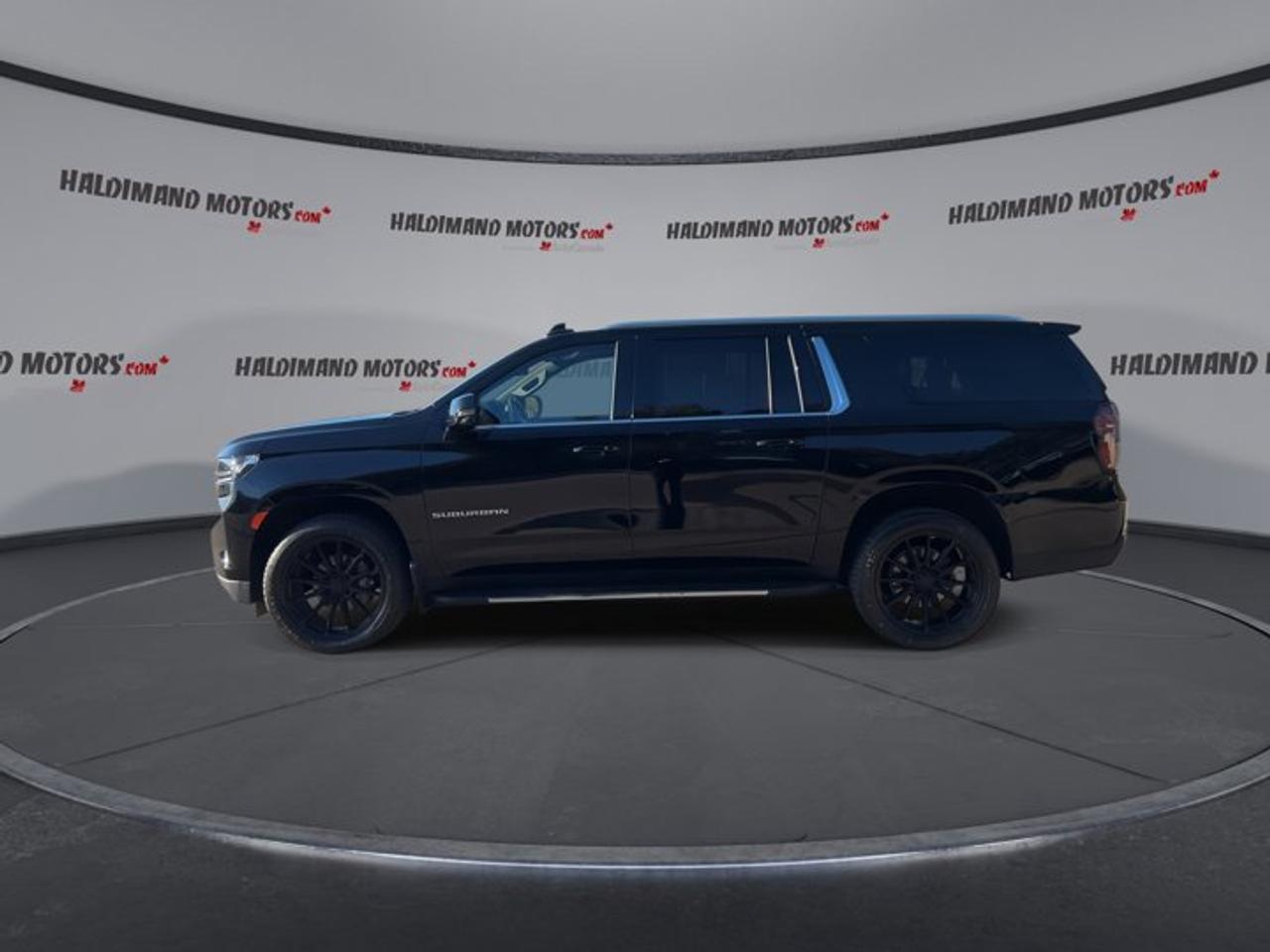 2023 Chevrolet Suburban LT 4WD | Heated Steering Wheel Photo