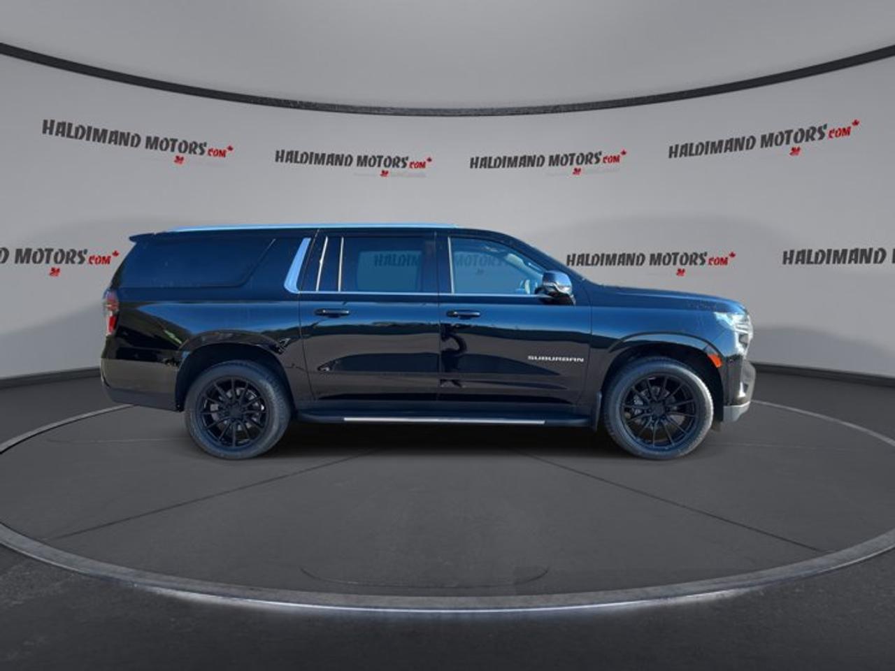 2023 Chevrolet Suburban LT 4WD | Heated Steering Wheel Photo