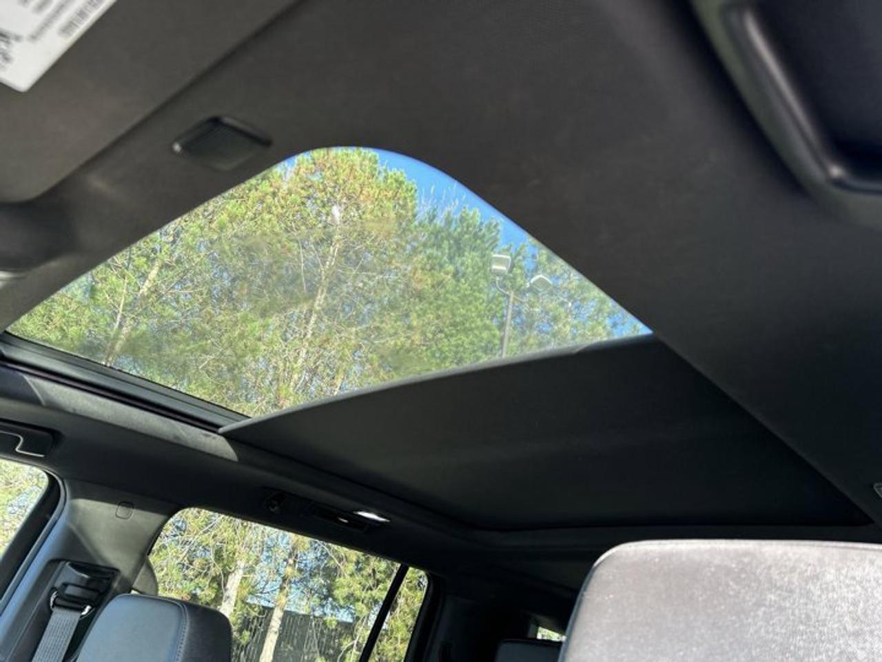 2023 Chevrolet Suburban LT 4WD | Heated Steering Wheel Photo
