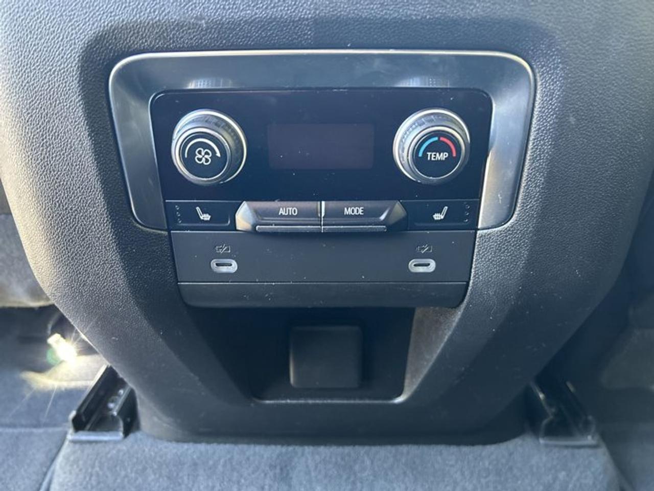2023 Chevrolet Suburban LT 4WD | Heated Steering Wheel Photo