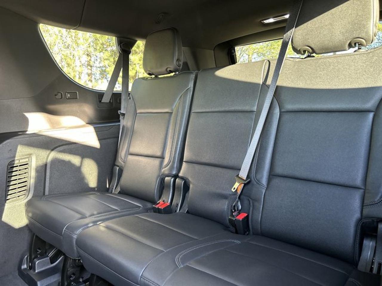 2023 Chevrolet Suburban LT 4WD | Heated Steering Wheel Photo