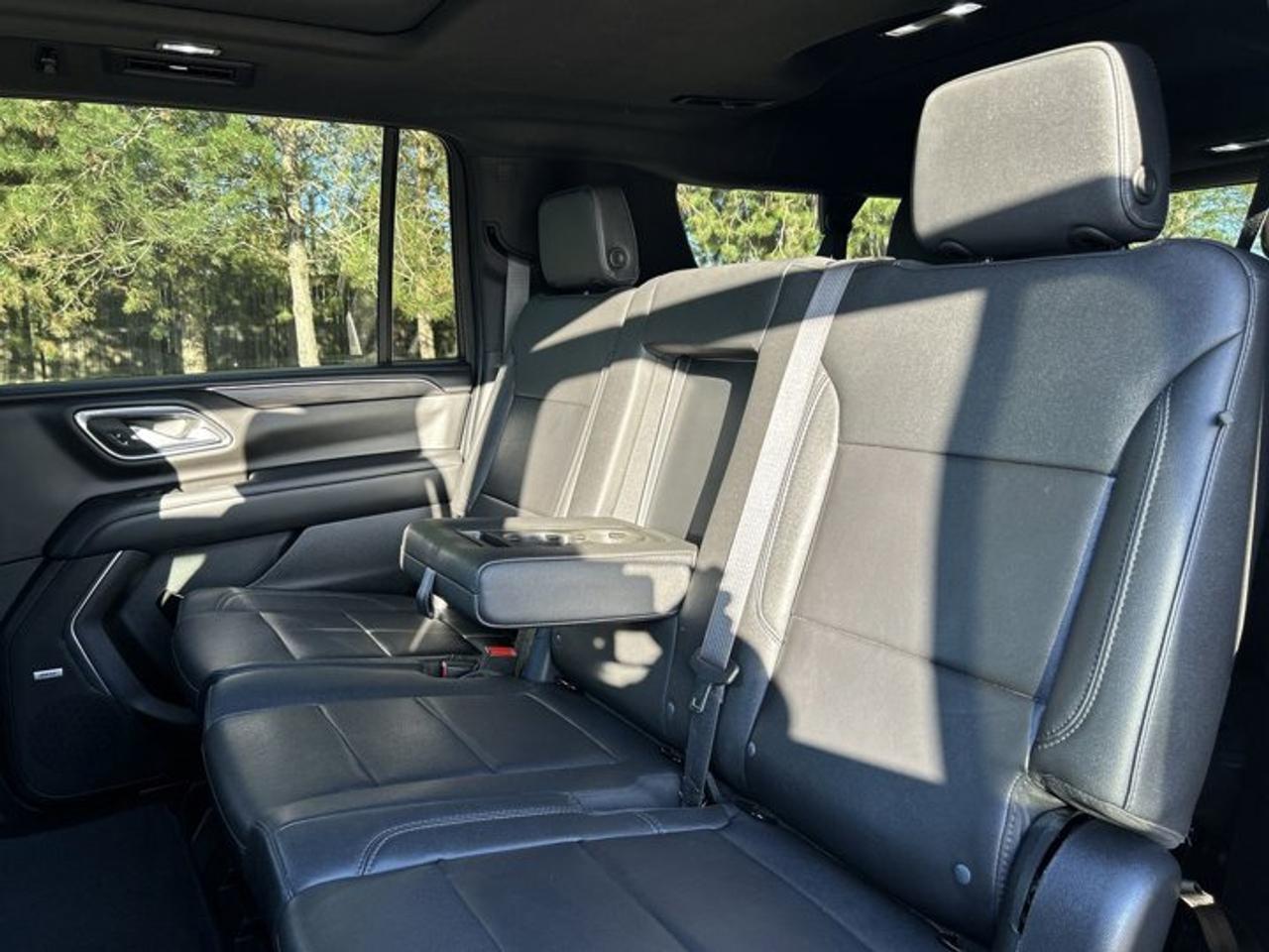 2023 Chevrolet Suburban LT 4WD | Heated Steering Wheel Photo