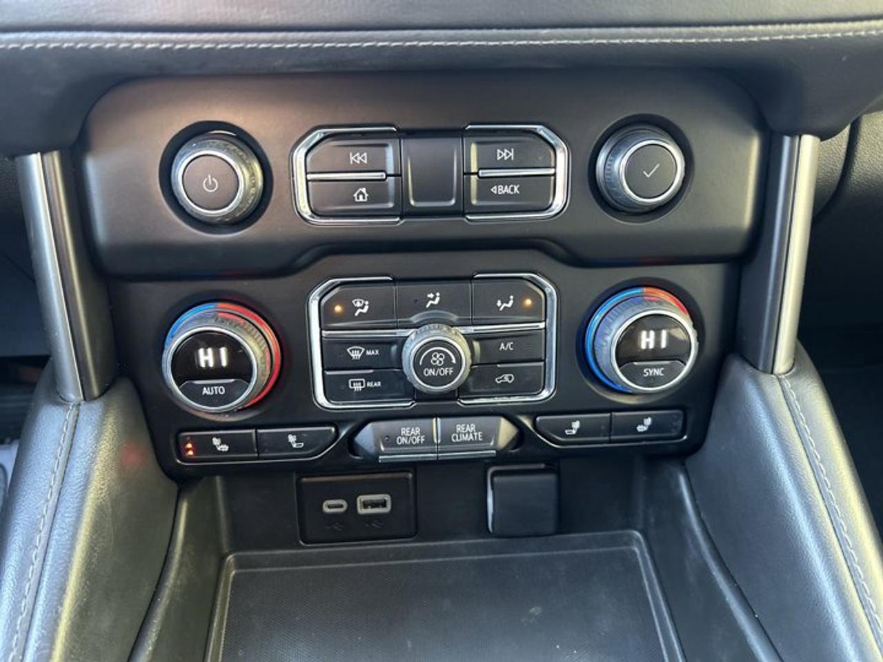 2023 Chevrolet Suburban LT 4WD | Heated Steering Wheel Photo