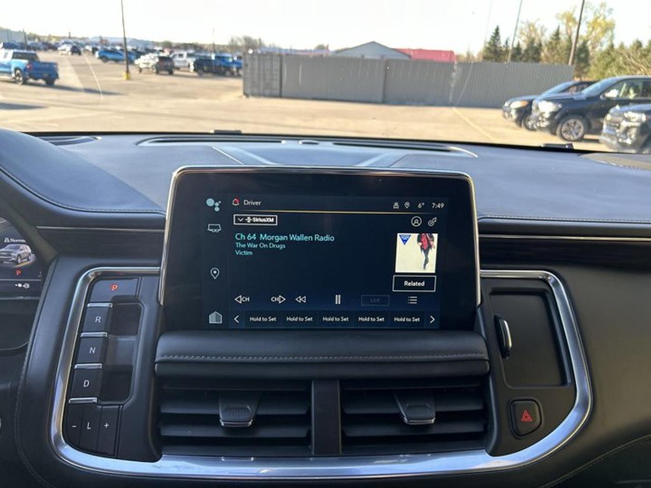 2023 Chevrolet Suburban LT 4WD | Heated Steering Wheel Photo