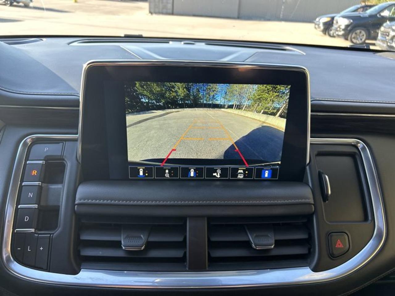 2023 Chevrolet Suburban LT 4WD | Heated Steering Wheel Photo