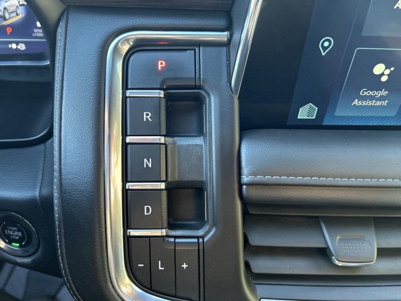 2023 Chevrolet Suburban LT 4WD | Heated Steering Wheel Photo