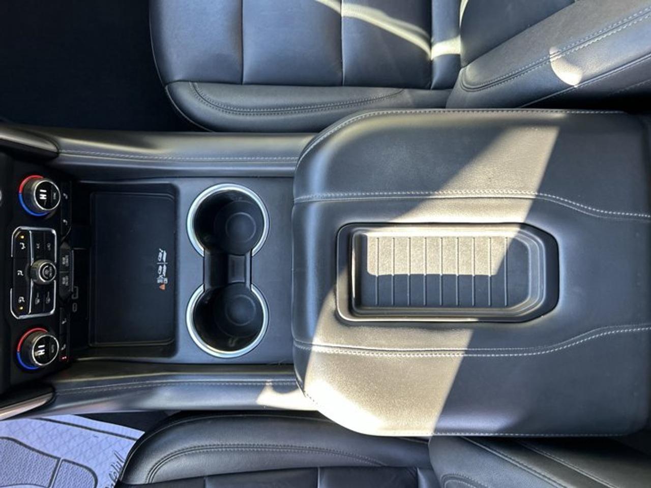 2023 Chevrolet Suburban LT 4WD | Heated Steering Wheel Photo