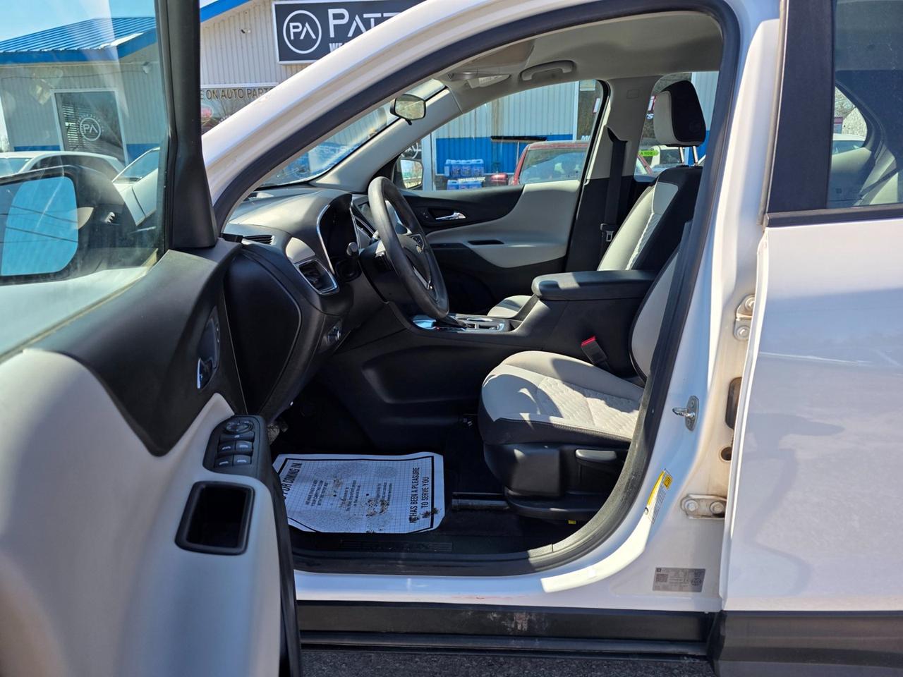 2021 Chevrolet Equinox LS Photo