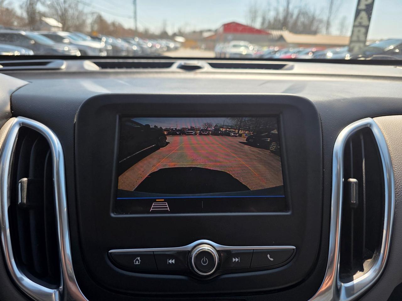 2021 Chevrolet Equinox LS Photo