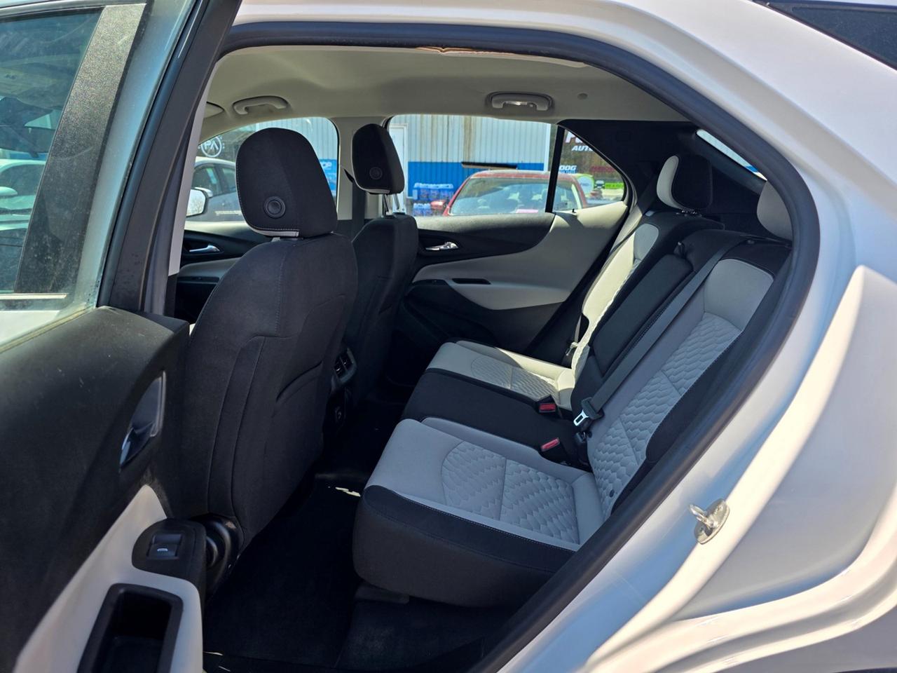 2021 Chevrolet Equinox LS Photo