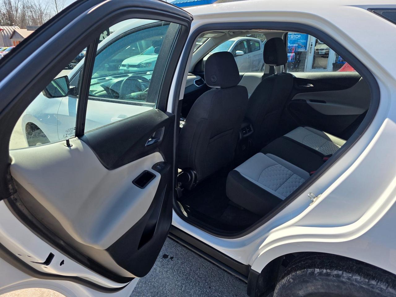 2021 Chevrolet Equinox LS Photo