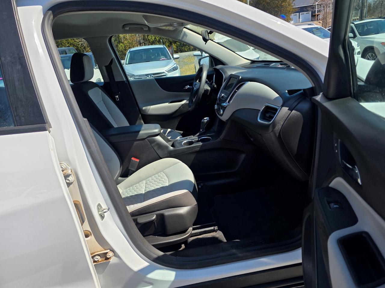 2021 Chevrolet Equinox LS Photo