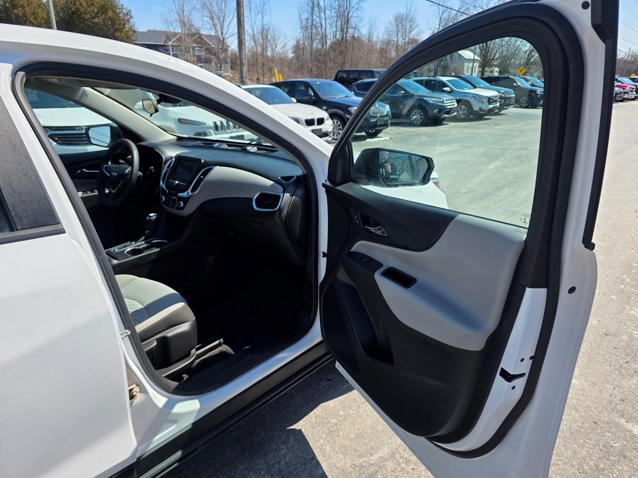 2021 Chevrolet Equinox LS Photo