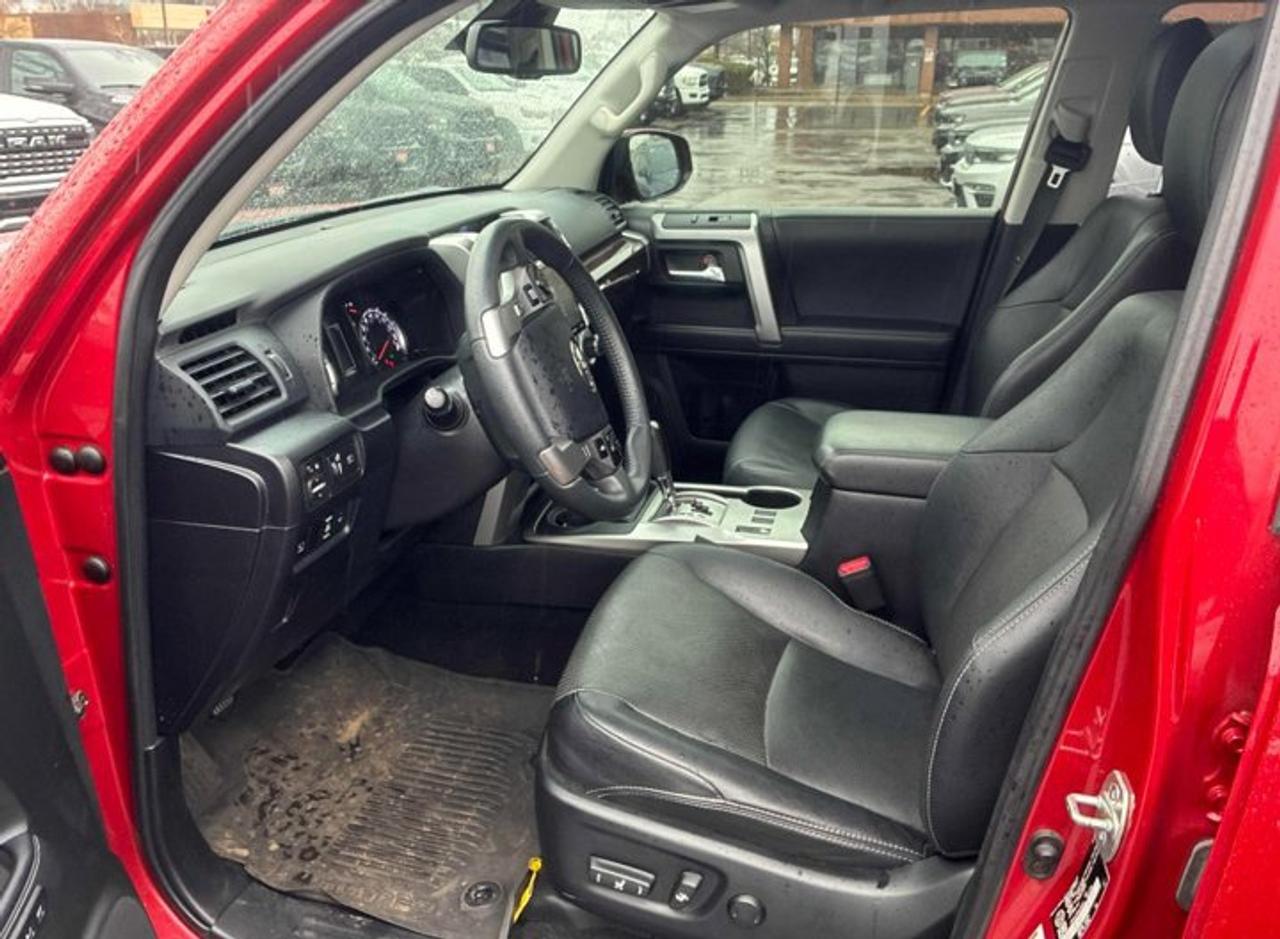 2022 Toyota 4Runner Limited | Leather | Sunroof | Nav | Heated Wheel | Cooled + Heated Seats | 7 Passenger | and More ! Photo