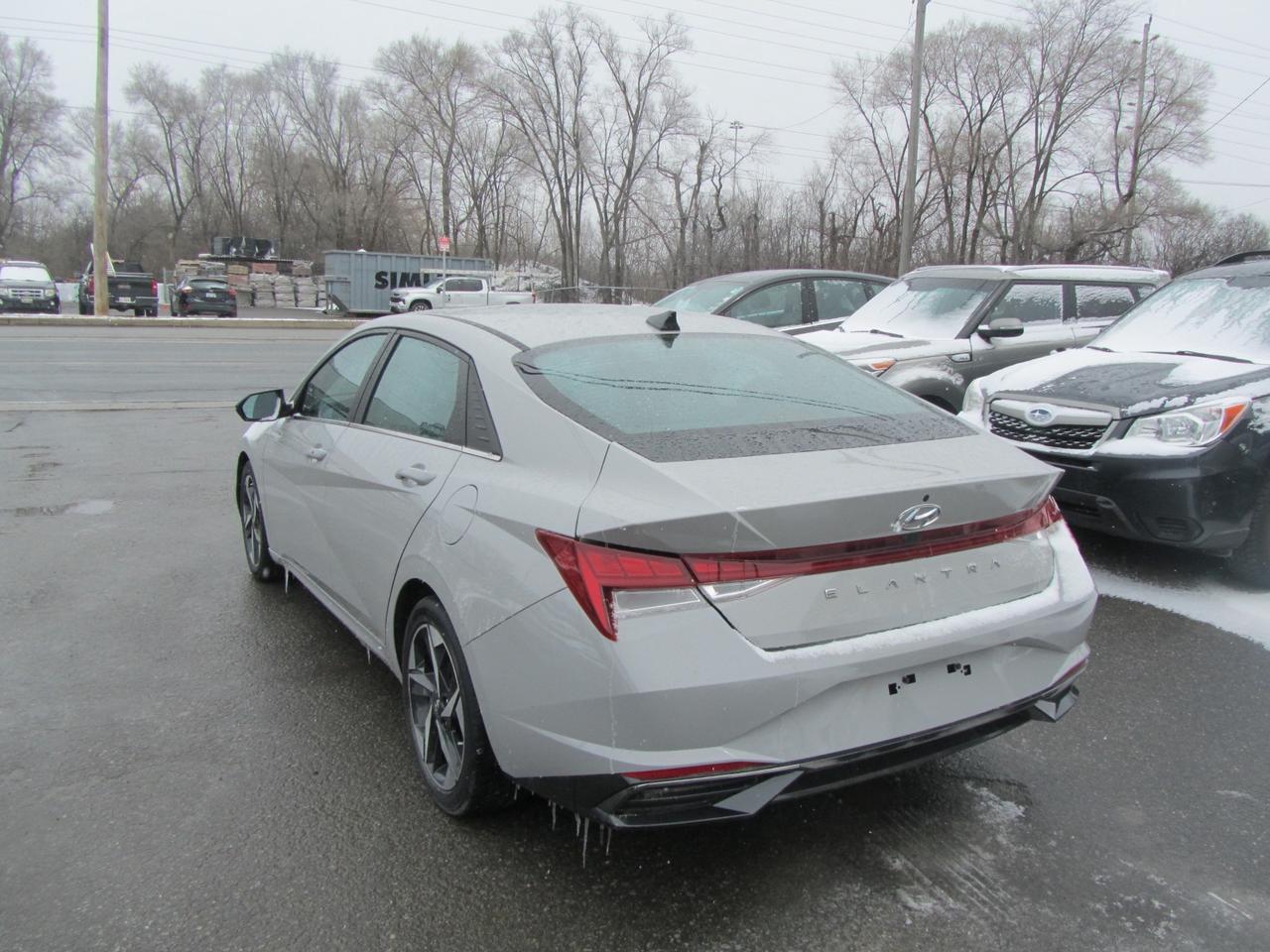 2021 Hyundai Elantra Ultimate IVT Photo