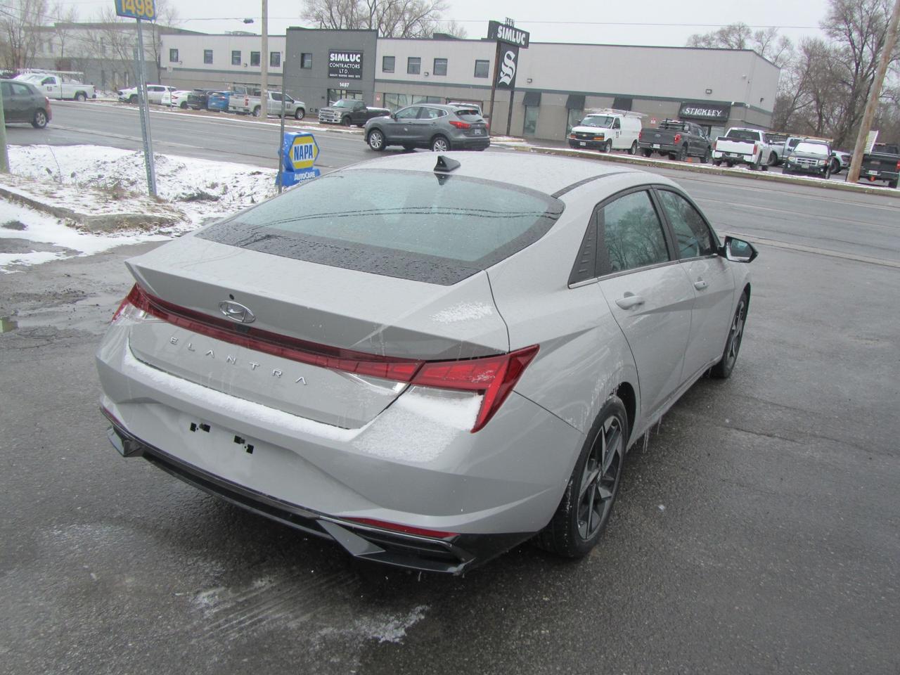 2021 Hyundai Elantra Ultimate IVT Photo