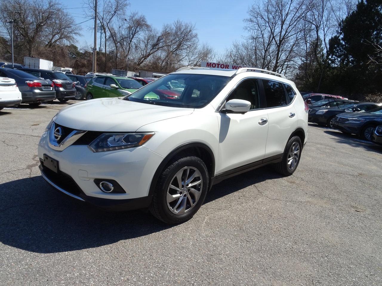 2015 Nissan Rogue SL Photo