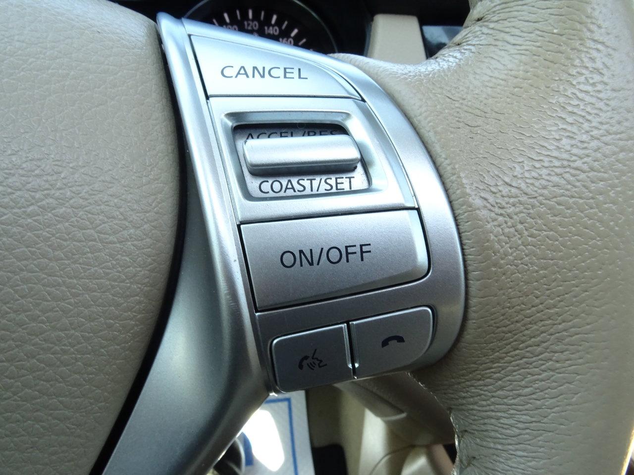 2015 Nissan Rogue SL Photo