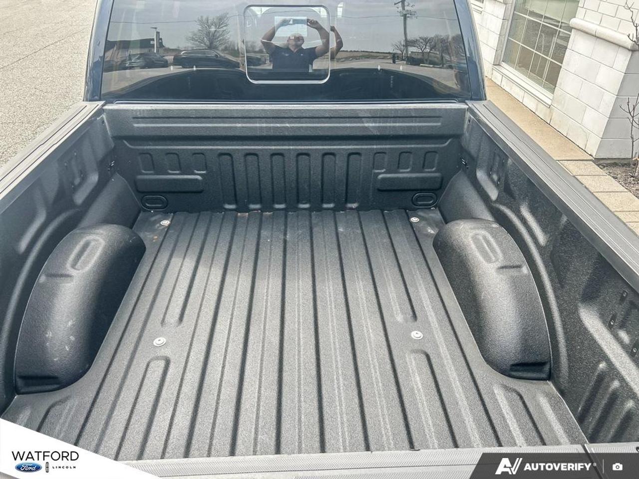 2022 Ford F-150 Lariat 4WD SuperCrew 5.5' Box Photo