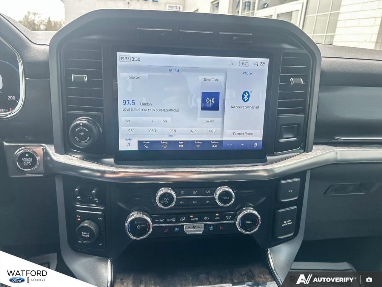 2022 Ford F-150 Lariat 4WD SuperCrew 5.5' Box Photo