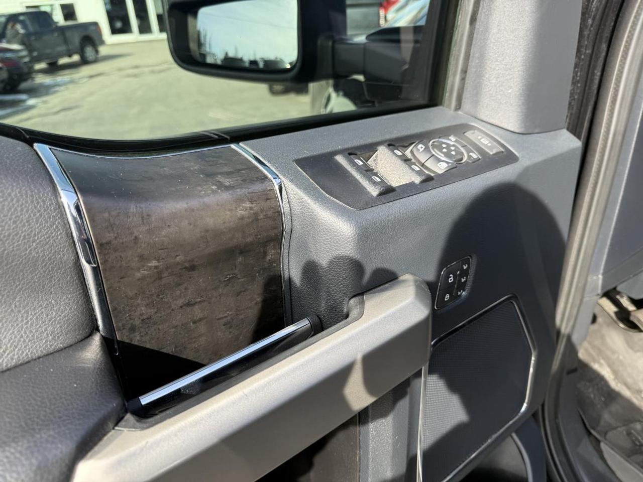 2022 Ford F-250 Super Duty SRW LARIAT 4WD CREW CAB 6.75' BOX Photo