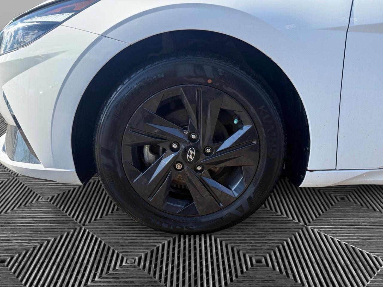 2021 Hyundai Elantra Hybrid Ultimate DCT Photo