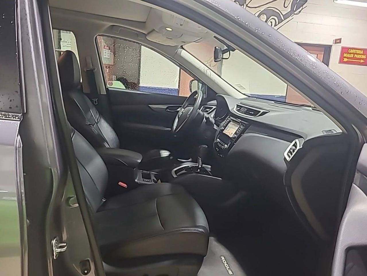 2016 Nissan Rogue SL Premium Photo