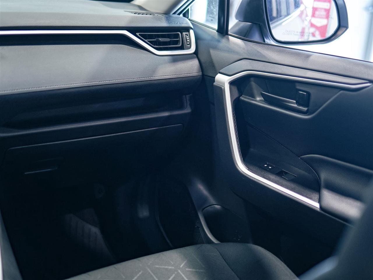 2021 Toyota RAV4 LE AWD | NO ACCIDENTS | TOYOTA SERVICED Photo