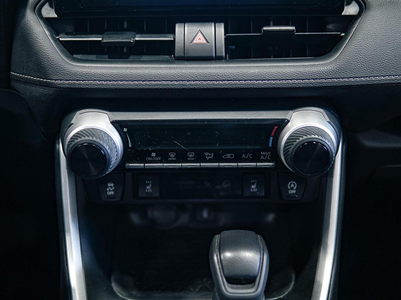 2021 Toyota RAV4 LE AWD | NO ACCIDENTS | TOYOTA SERVICED Photo
