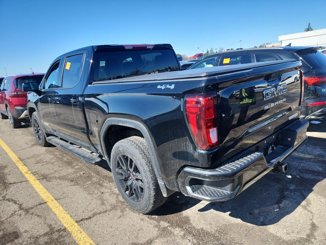2024 GMC Sierra 1500 ELEVATION CREW CAB | 4X4 | 5.3 V8 | PREF PKG | BLK PKG | TRI FOLD TONNEAU Photo