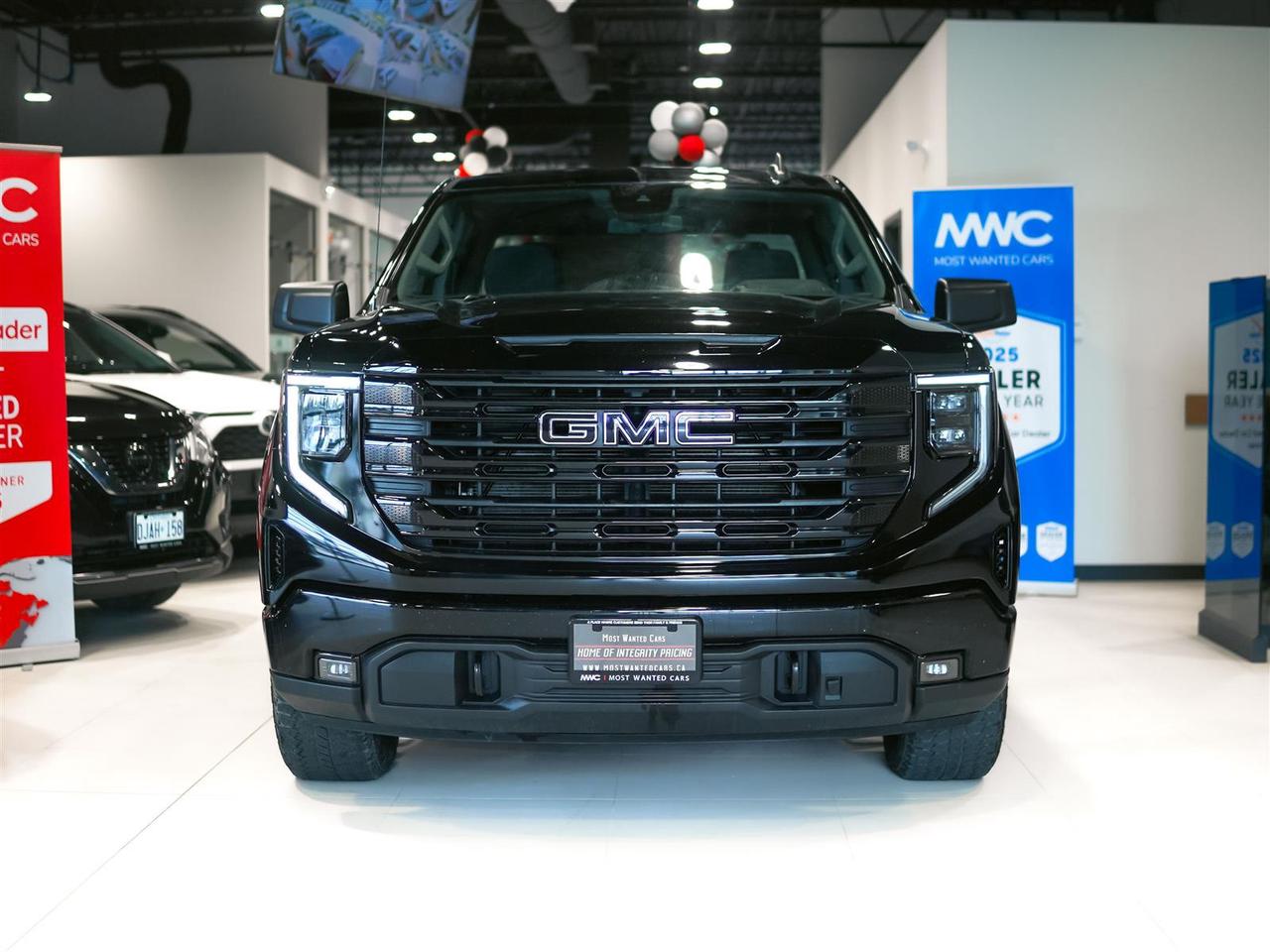 2024 GMC Sierra 1500 ELEVATION CREW CAB | 4X4 | 5.3 V8 | PREF PKG | BLK PKG | TRI FOLD TONNEAU Photo2