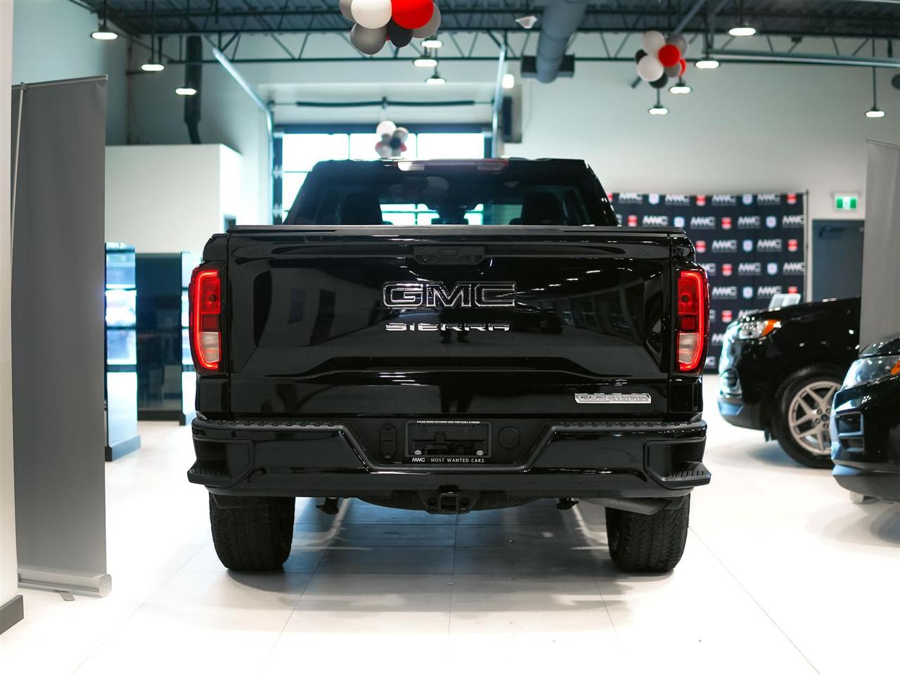 2024 GMC Sierra 1500 ELEVATION CREW CAB | 4X4 | 5.3 V8 | PREF PKG | BLK PKG | TRI FOLD TONNEAU Photo