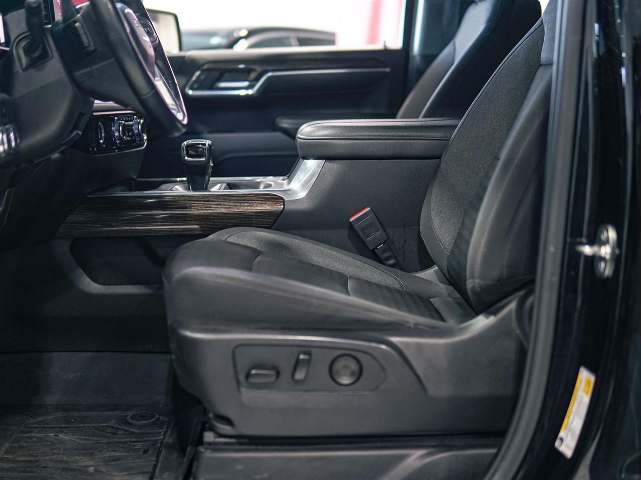 2024 GMC Sierra 1500 ELEVATION CREW CAB | 4X4 | 5.3 V8 | PREF PKG | BLK PKG | TRI FOLD TONNEAU Photo