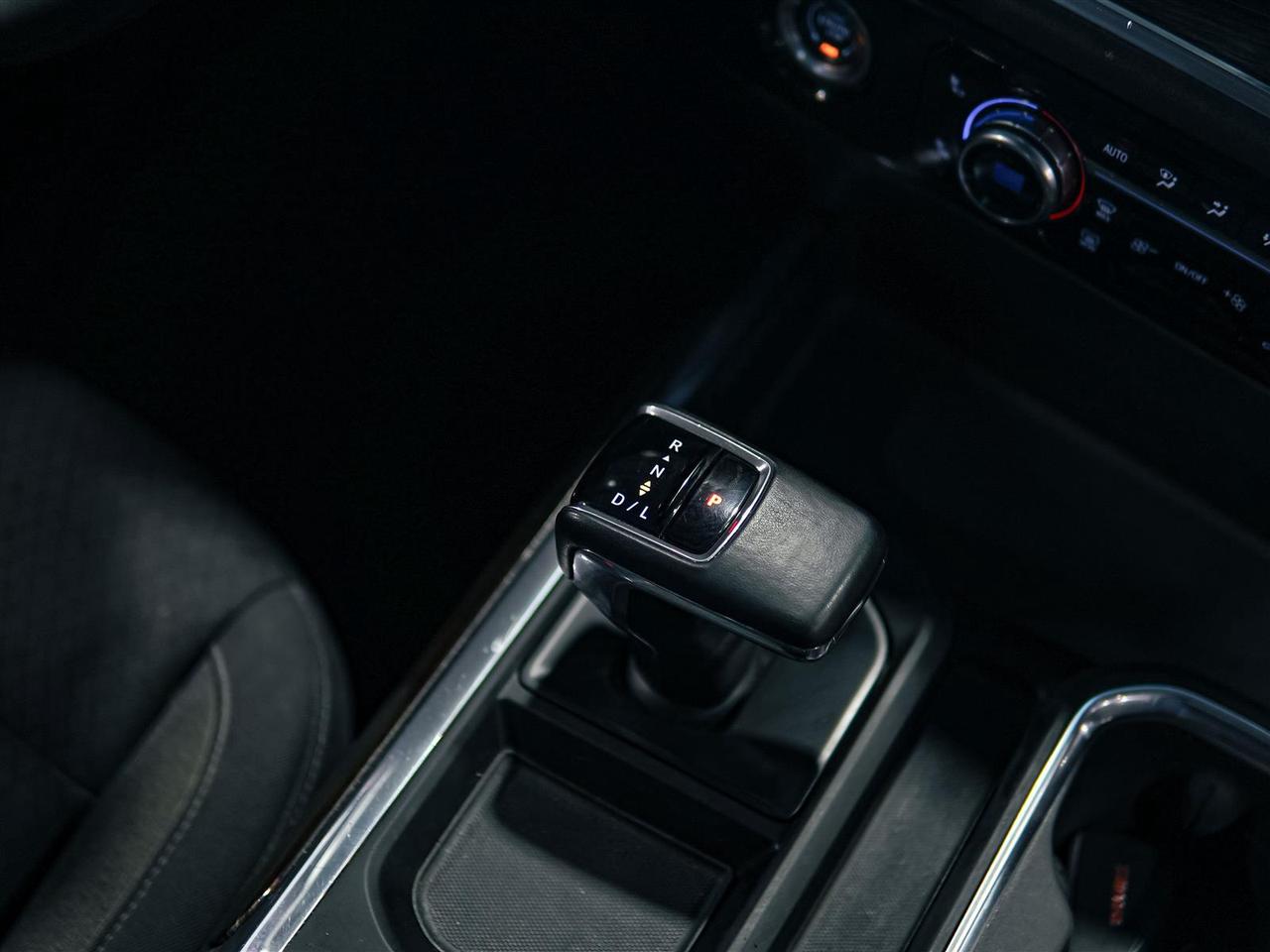2024 GMC Sierra 1500 ELEVATION CREW CAB | 4X4 | 5.3 V8 | PREF PKG | BLK PKG | TRI FOLD TONNEAU Photo