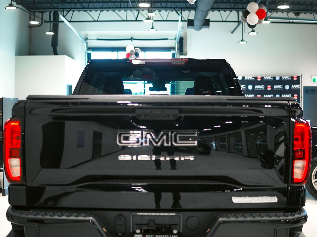 2024 GMC Sierra 1500 ELEVATION CREW CAB | 4X4 | 5.3 V8 | PREF PKG | BLK PKG | TRI FOLD TONNEAU Photo