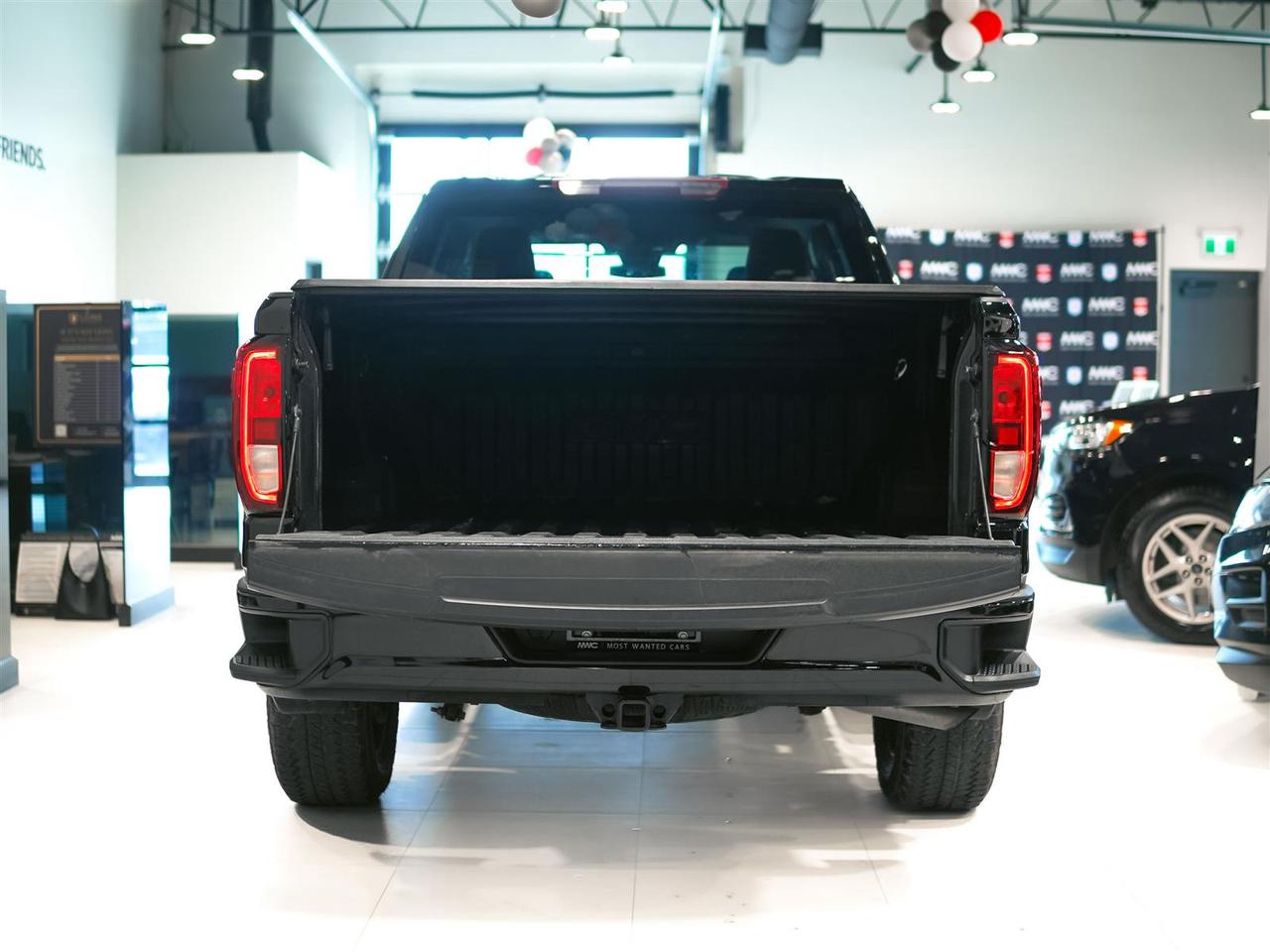 2024 GMC Sierra 1500 ELEVATION CREW CAB | 4X4 | 5.3 V8 | PREF PKG | BLK PKG | TRI FOLD TONNEAU Photo