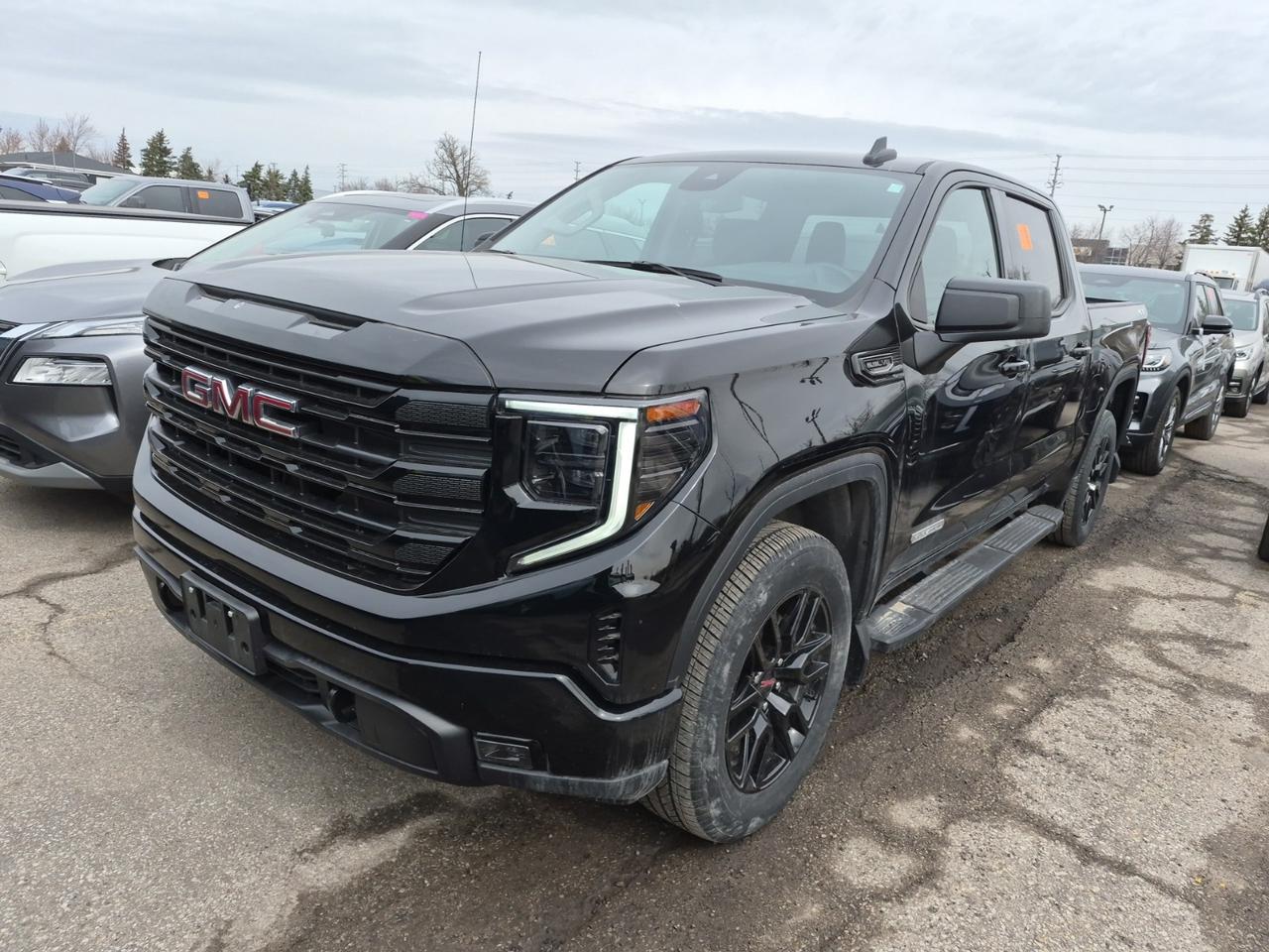 2024 GMC Sierra 1500 ELEVATION CREW CAB | 4X4 | 5.3 V8 | TOW PKG Photo